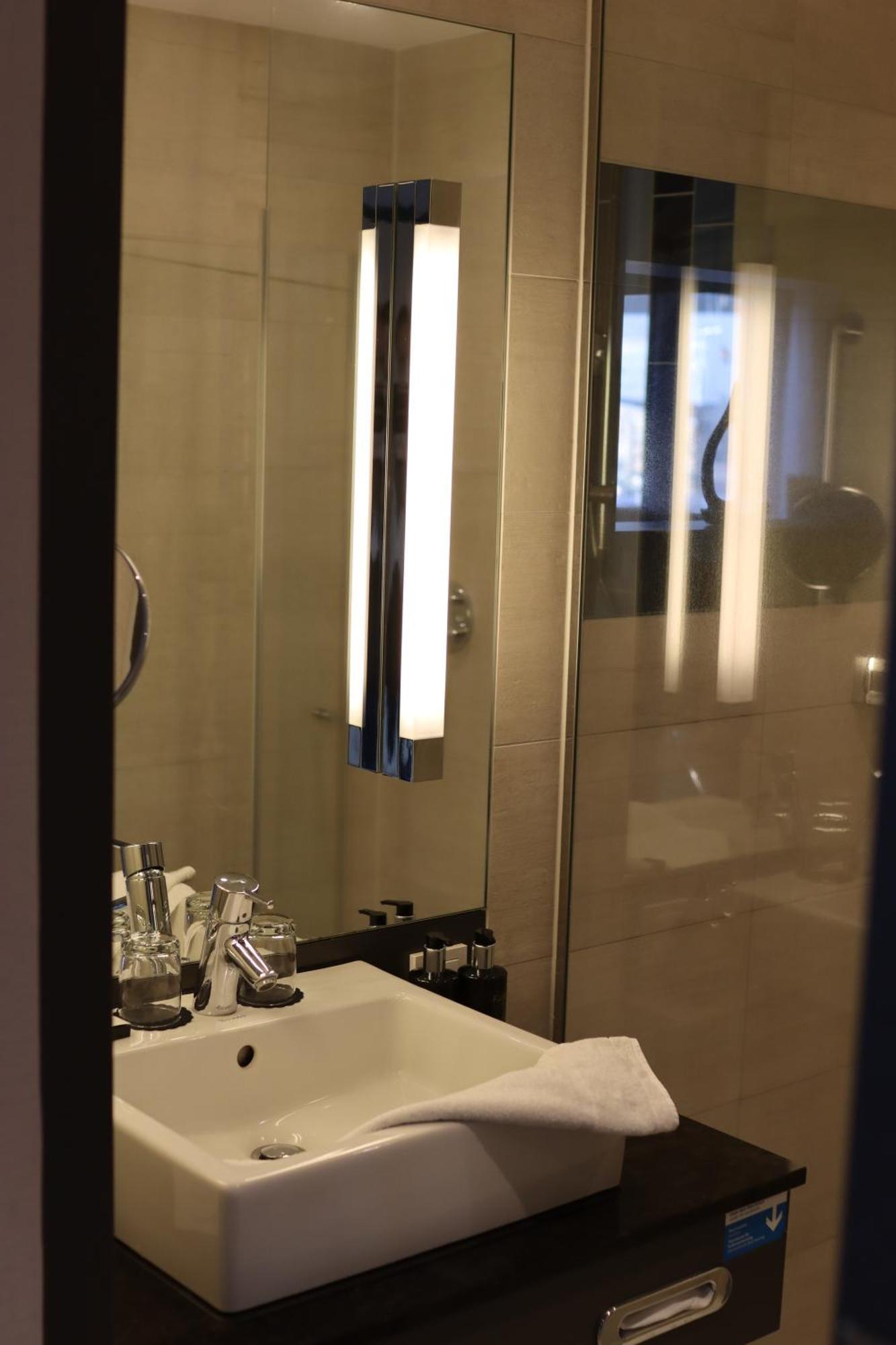 Hafenhotel Meereszeiten Heiligenhafen Εξωτερικό φωτογραφία