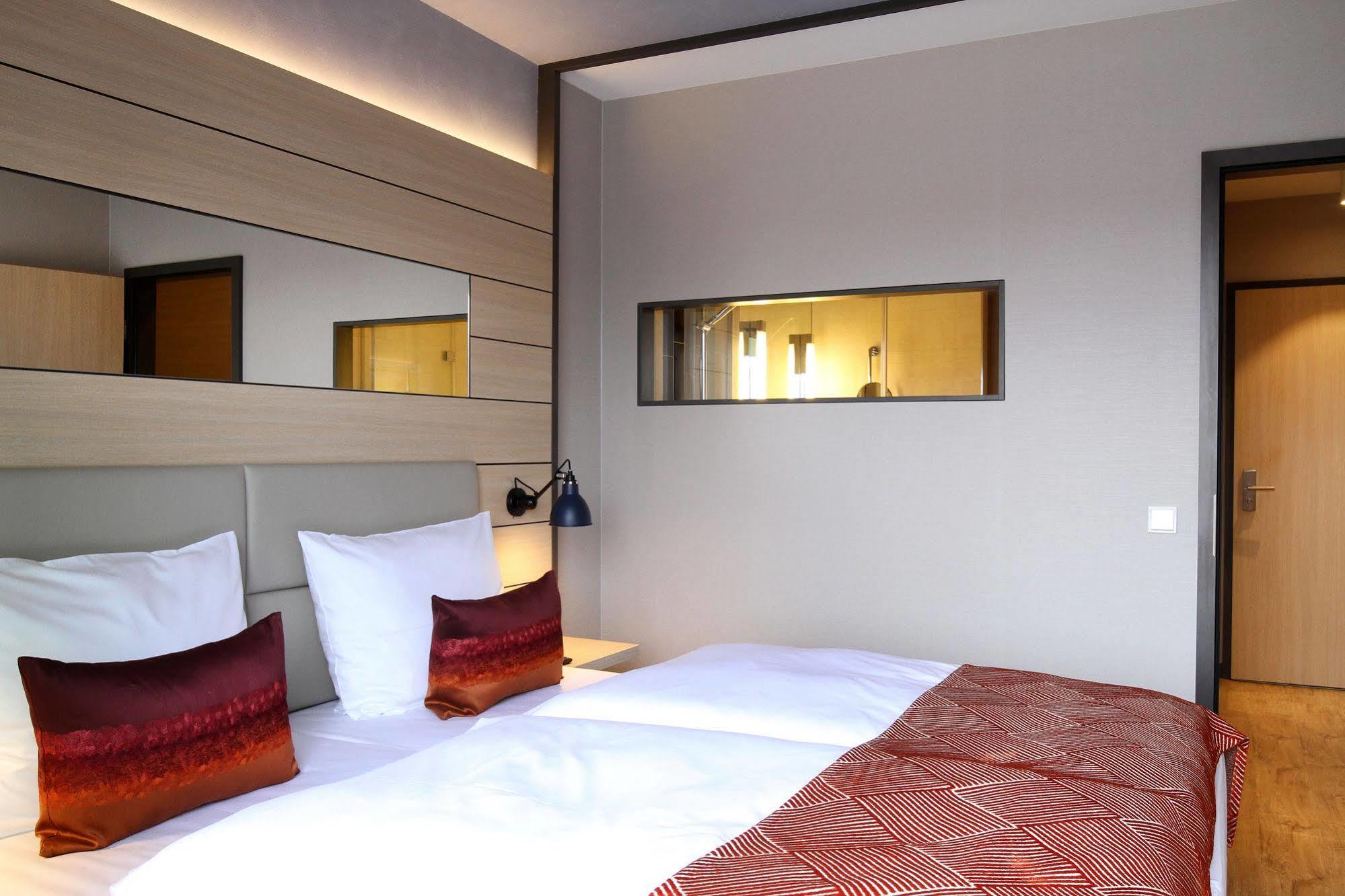 Hafenhotel Meereszeiten Heiligenhafen Εξωτερικό φωτογραφία