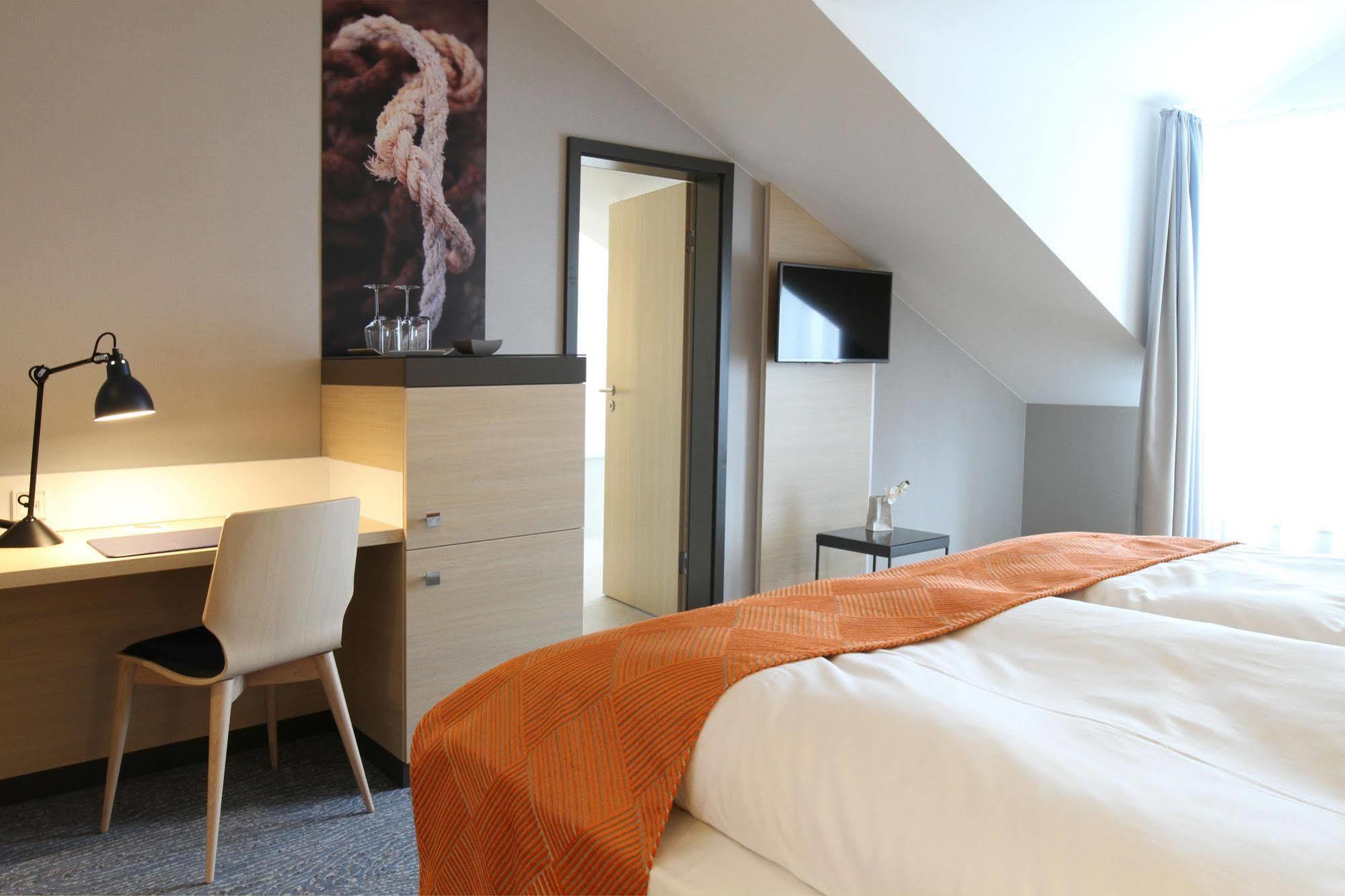 Hafenhotel Meereszeiten Heiligenhafen Εξωτερικό φωτογραφία