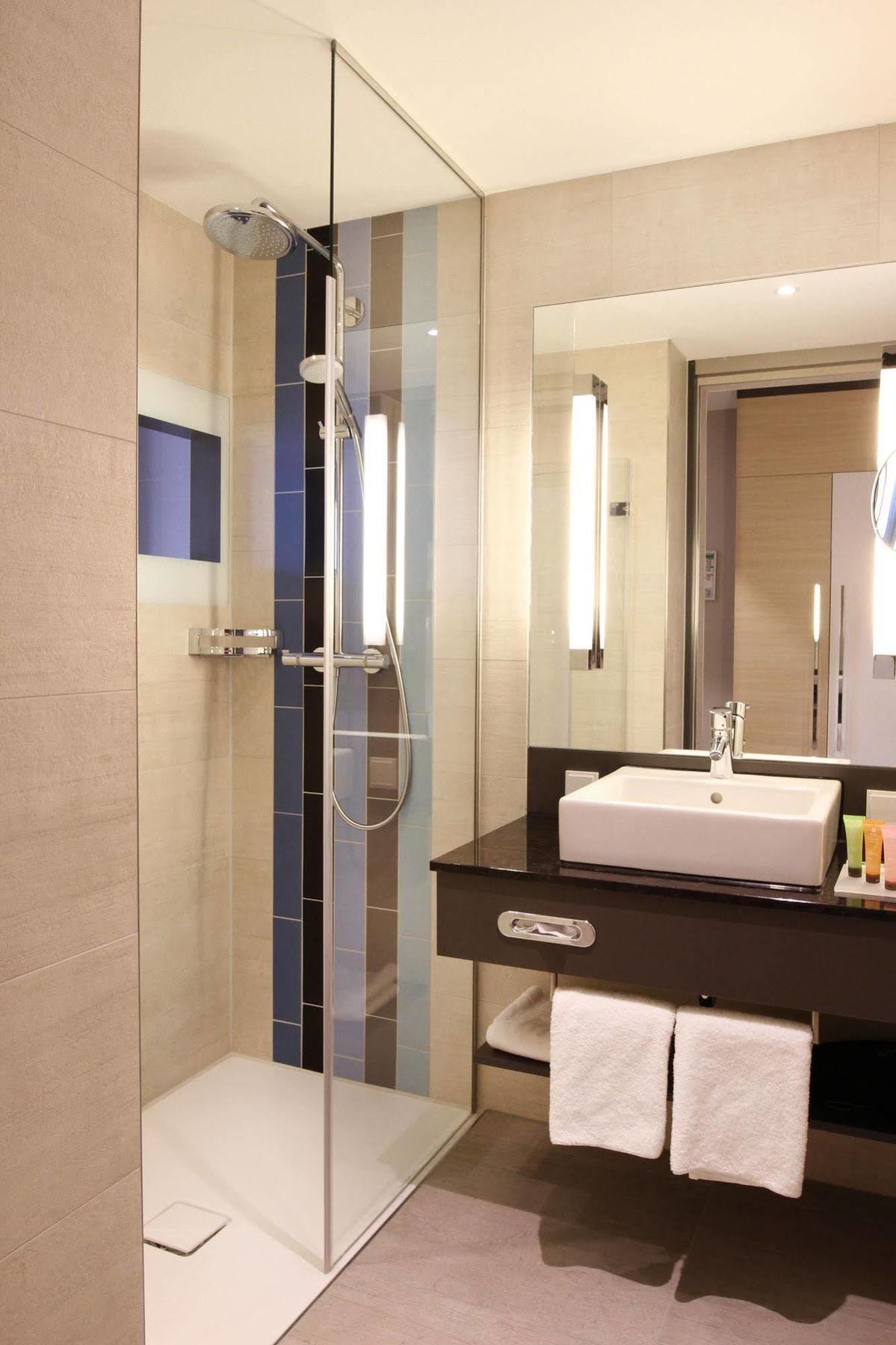 Hafenhotel Meereszeiten Heiligenhafen Εξωτερικό φωτογραφία