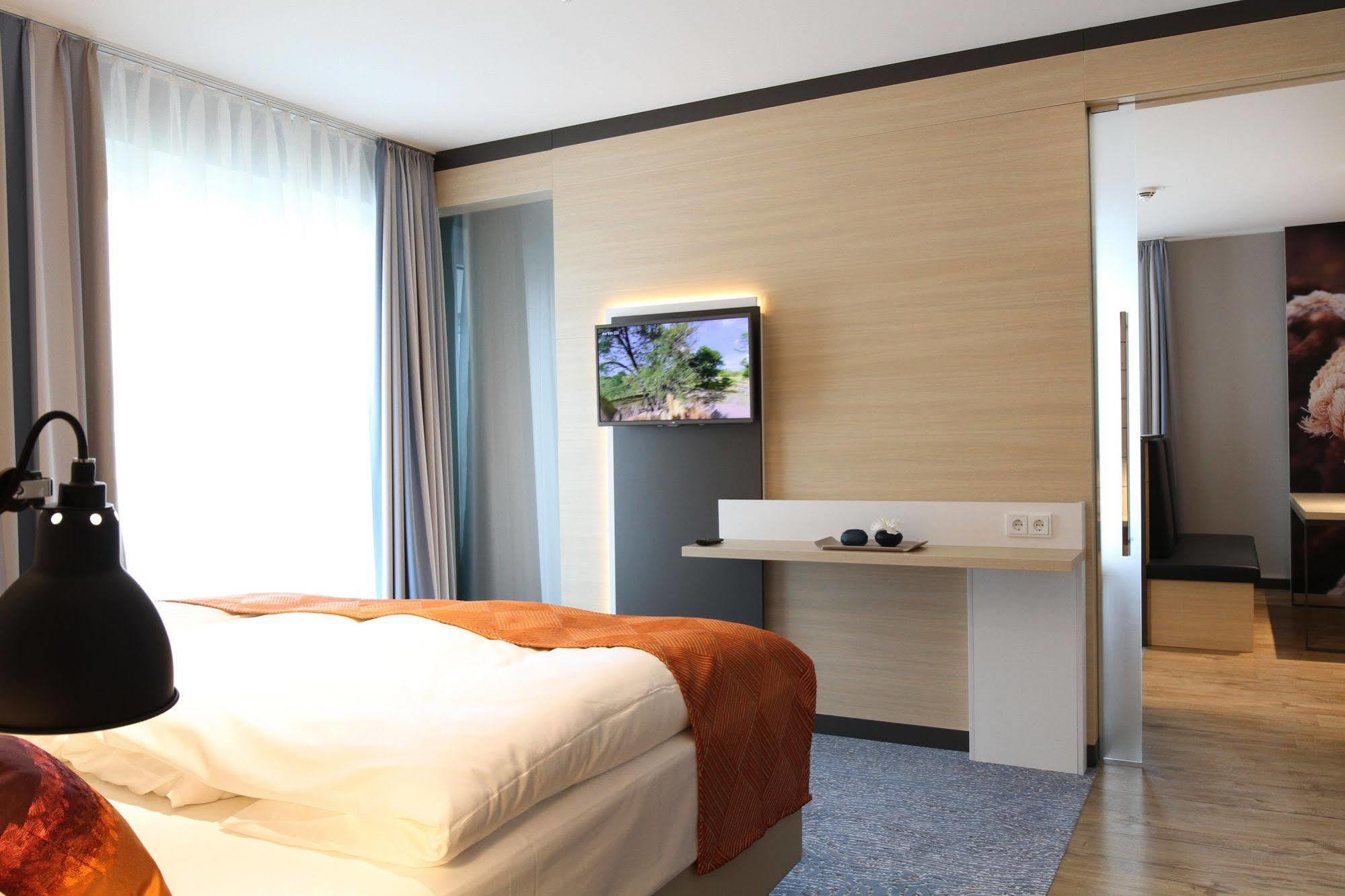 Hafenhotel Meereszeiten Heiligenhafen Εξωτερικό φωτογραφία