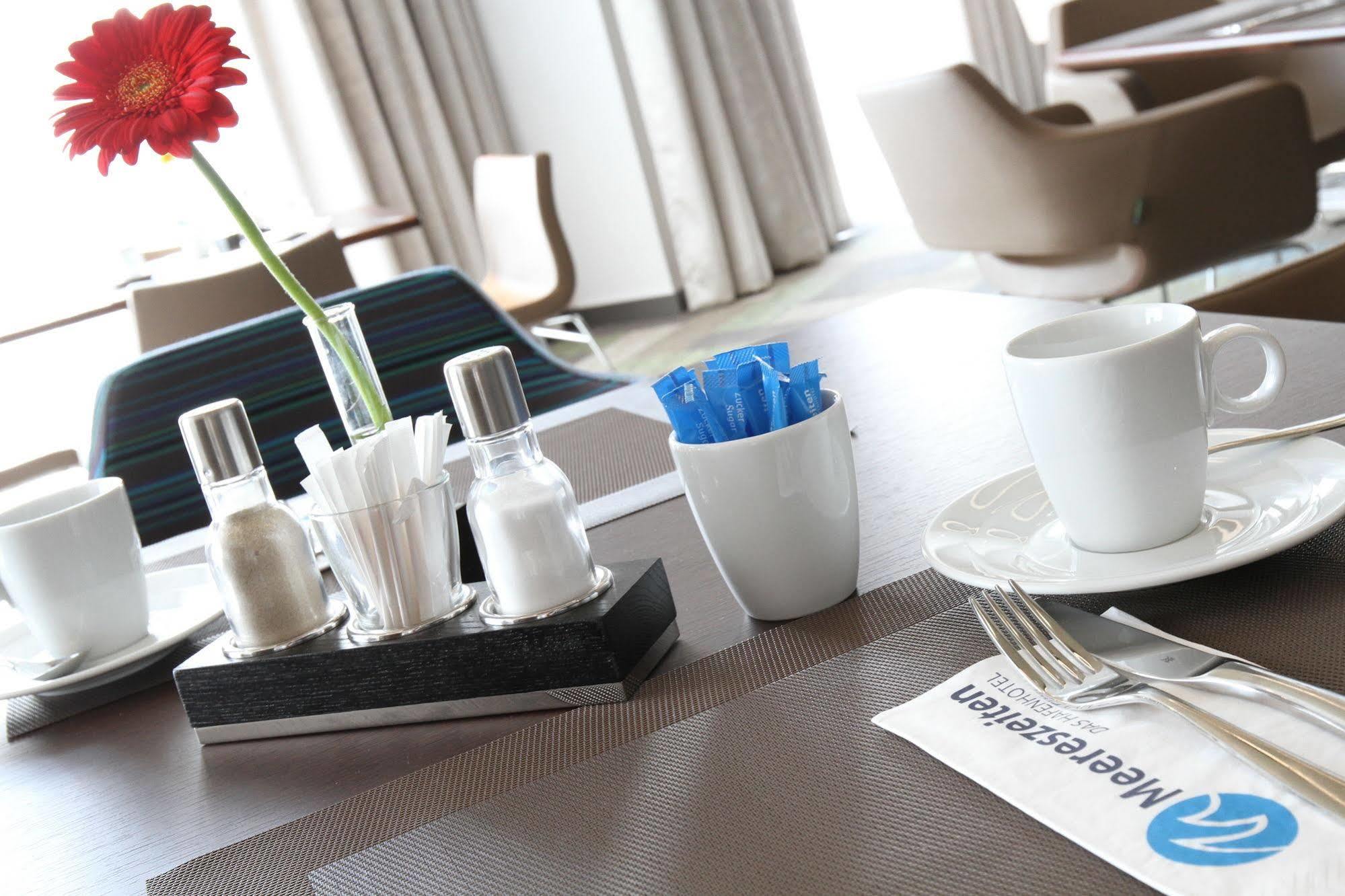 Hafenhotel Meereszeiten Heiligenhafen Εξωτερικό φωτογραφία
